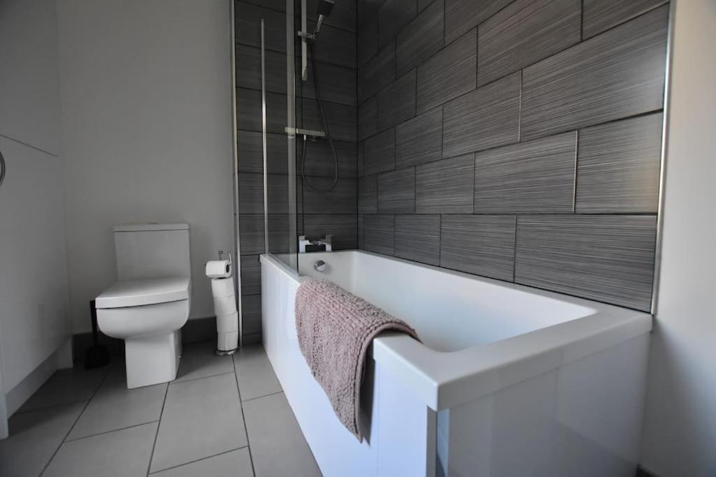 Apex Living Ne - Beachville House 4 Beds Free Parking Sunderland  Exterior photo
